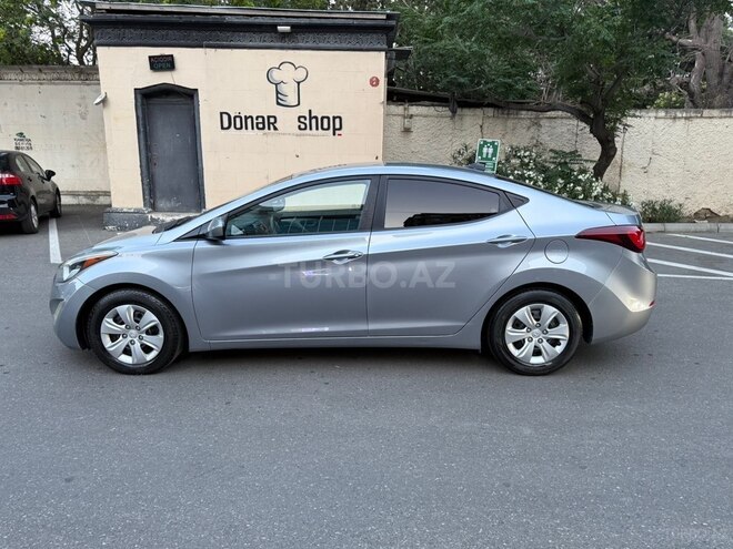 Hyundai Elantra-5
