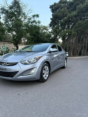 Hyundai Elantra-2