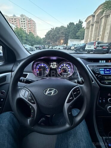 Hyundai Elantra-7
