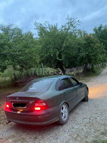 Opel Vectra-4