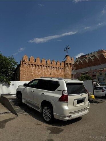 Toyota Land Cruiser Prado-2