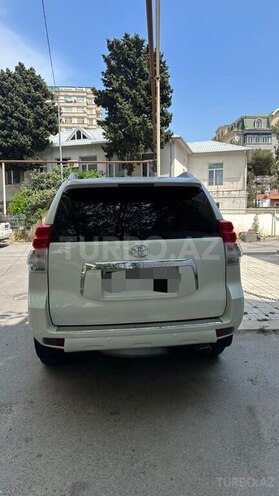Toyota Land Cruiser Prado-4