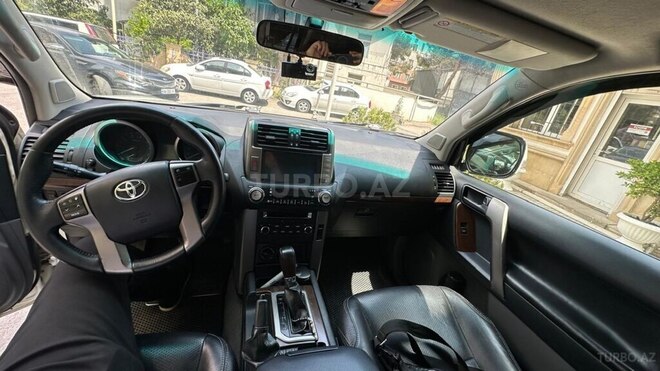 Toyota Land Cruiser Prado-7