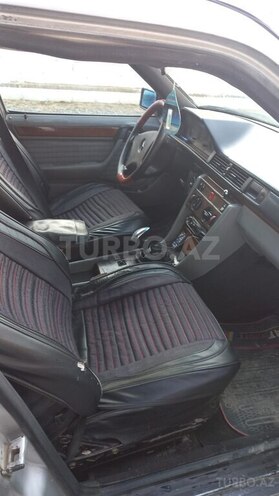 Mercedes 250 D-5