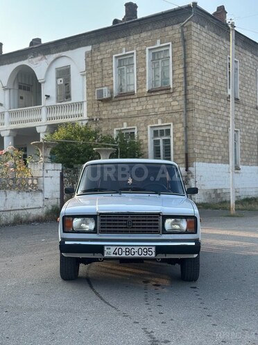LADA (VAZ) 2107-1