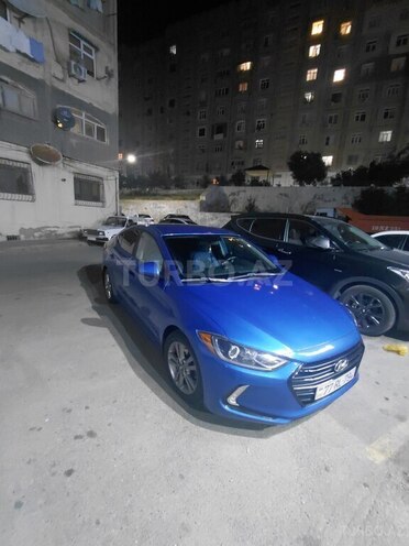 Hyundai Elantra-1