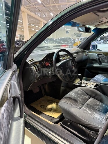 Mercedes E 230-12