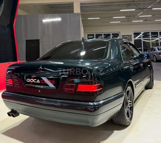Mercedes E 230-9