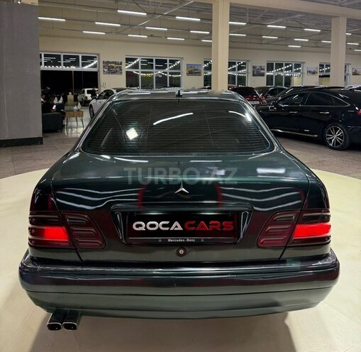 Mercedes E 230-11