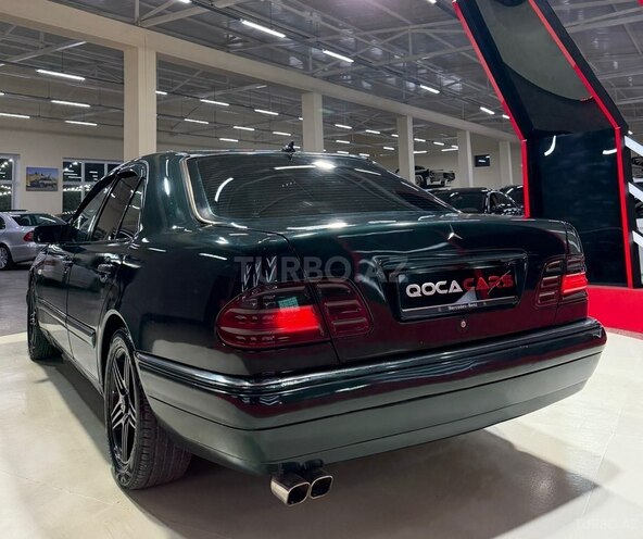 Mercedes E 230-10