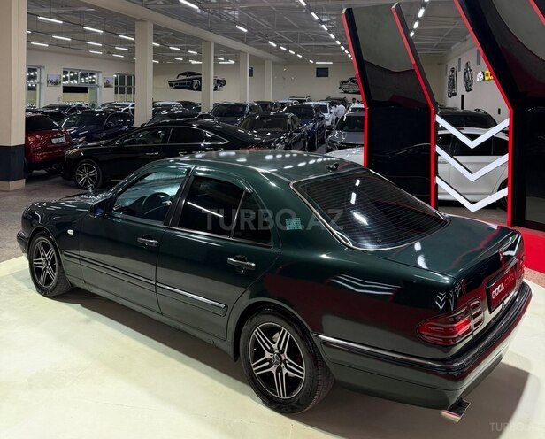 Mercedes E 230-8