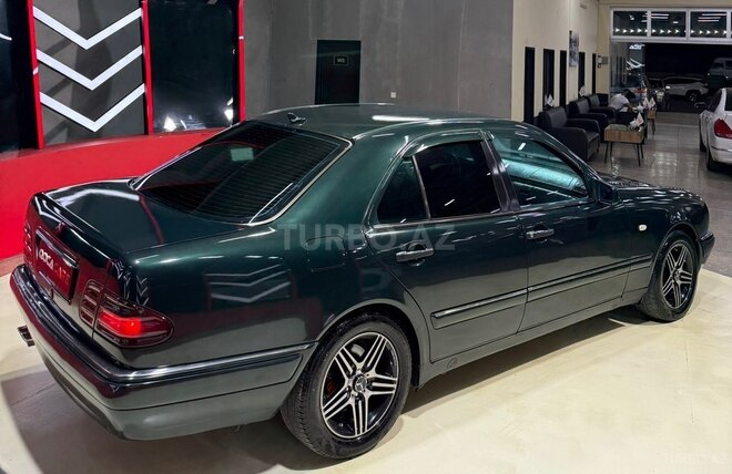 Mercedes E 230-7
