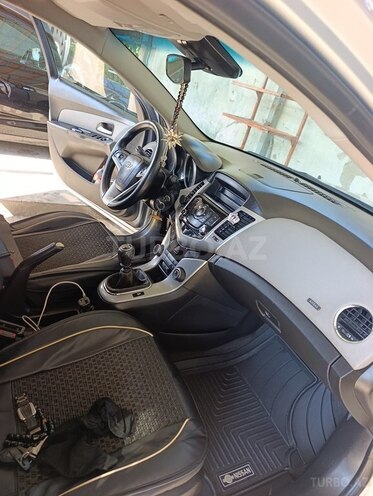 Chevrolet Cruze-10