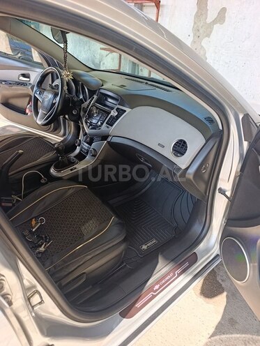 Chevrolet Cruze-11