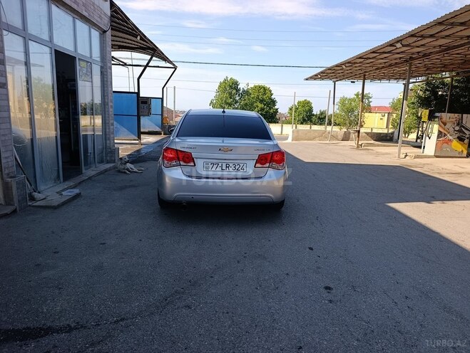 Chevrolet Cruze-5