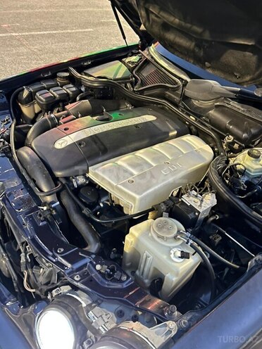 Mercedes E 320-6