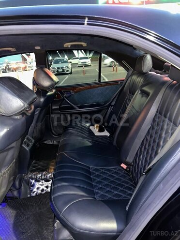 Mercedes E 320-4