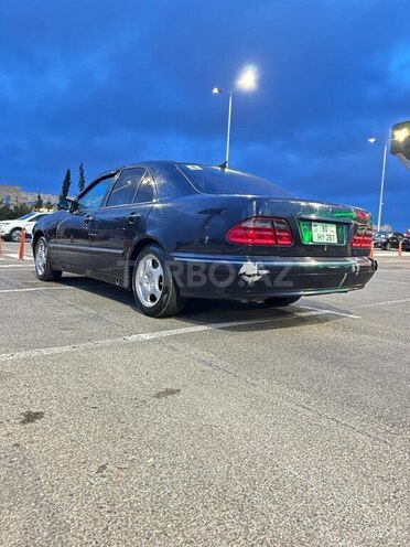 Mercedes E 320-19