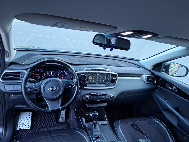 Kia Sorento-12