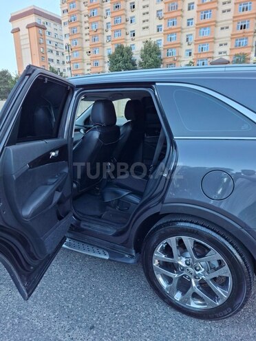 Kia Sorento-11