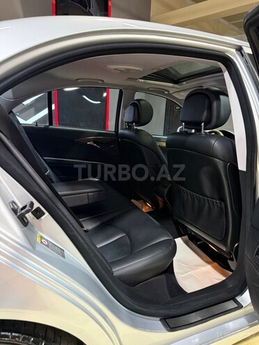 Mercedes E 350-13