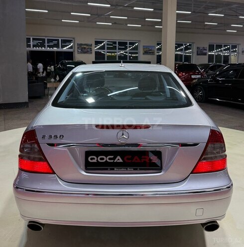 Mercedes E 350-11