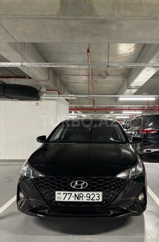 Hyundai Accent-1