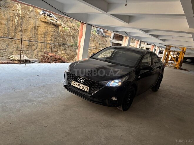 Hyundai Accent-2
