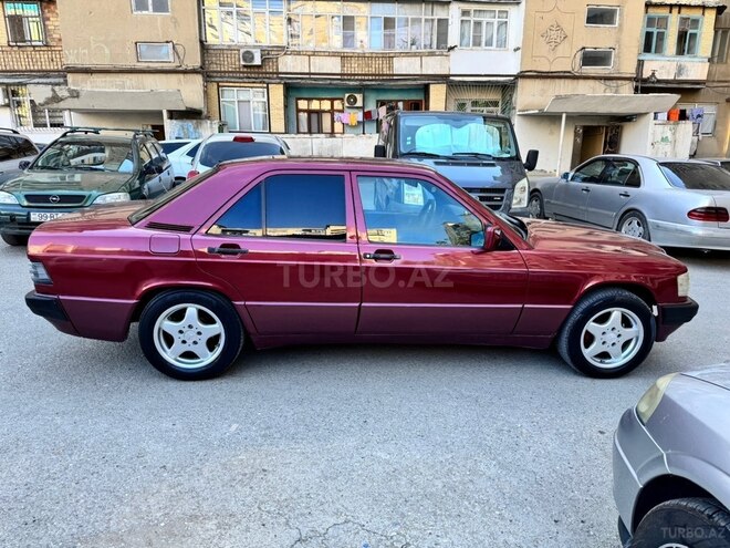 Mercedes 190-4