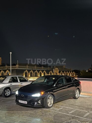 Hyundai Elantra-1