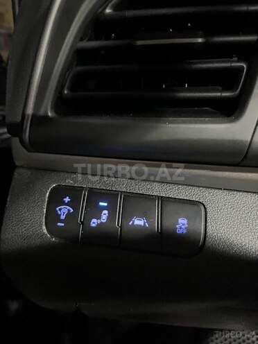Hyundai Elantra-10