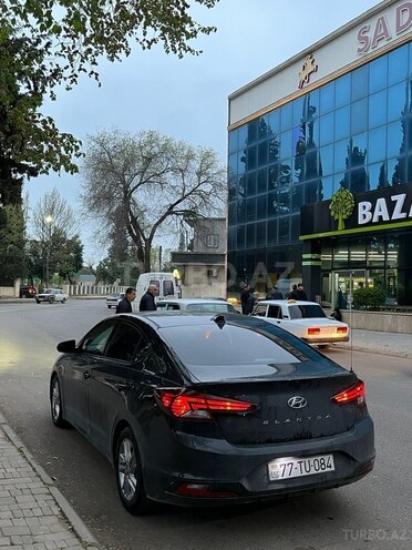 Hyundai Elantra-3