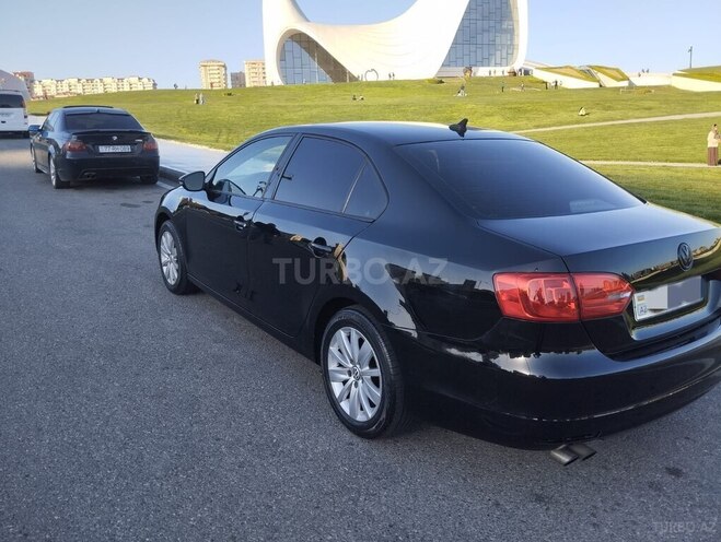 Volkswagen Jetta-4