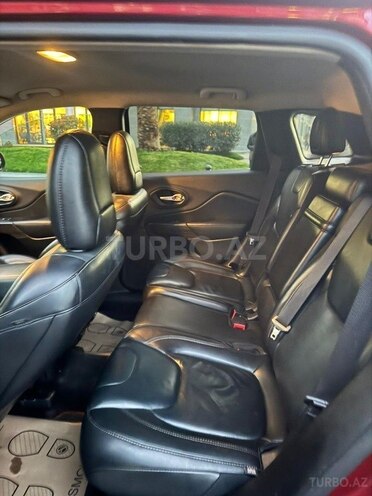 Jeep Cherokee-19