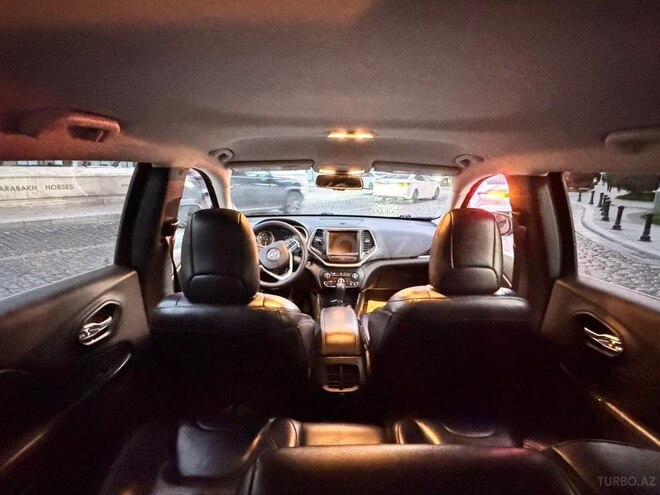 Jeep Cherokee-14