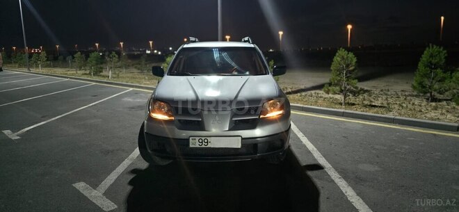 Mitsubishi Outlander-1