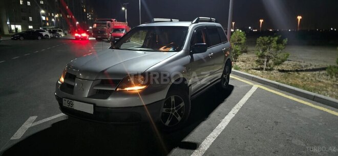 Mitsubishi Outlander-2