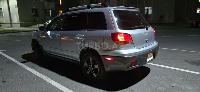 Mitsubishi Outlander-4