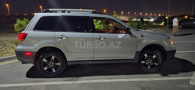 Mitsubishi Outlander-5