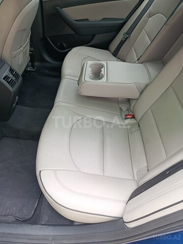 Hyundai Sonata-9