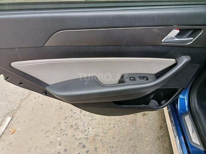 Hyundai Sonata-10