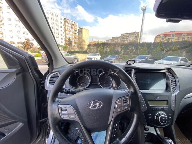 Hyundai Santa Fe-13