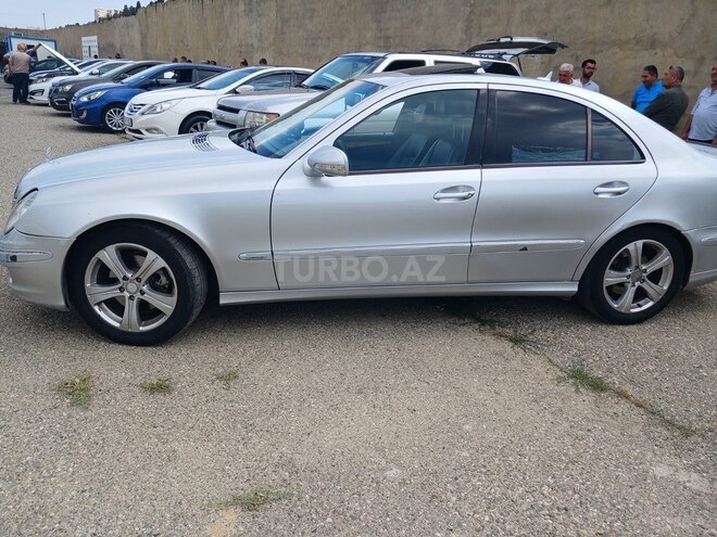 Mercedes E 350 4MATIC-6