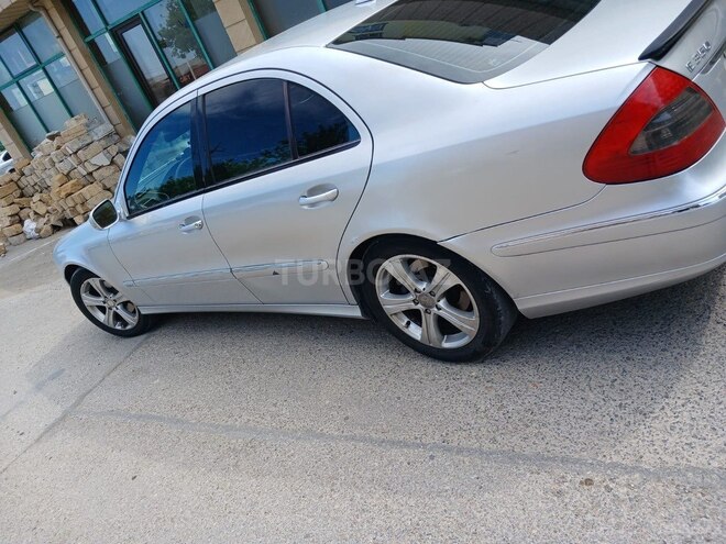 Mercedes E 350 4MATIC-10