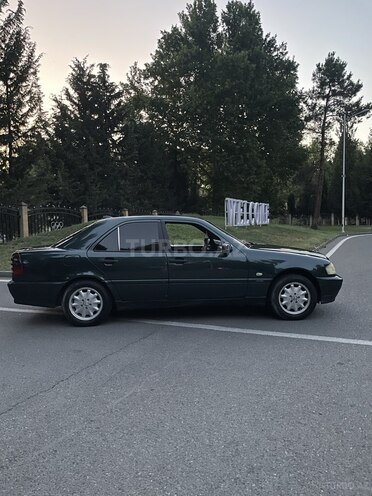 Mercedes C 200-2