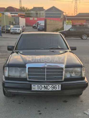 Mercedes 200 E-1