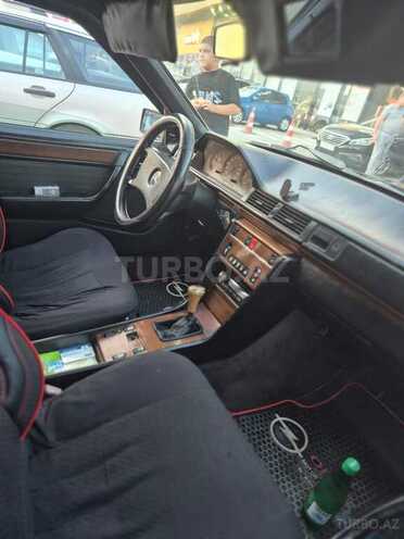Mercedes 200 E-7