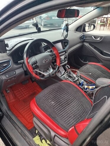 Hyundai IONIQ-8