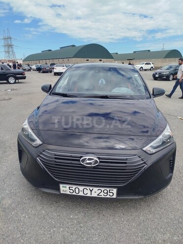 Hyundai IONIQ-1