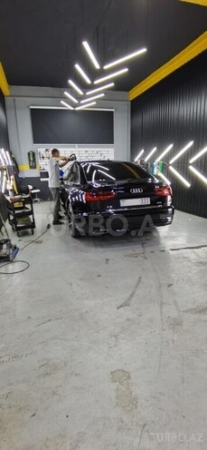 Audi A6-4